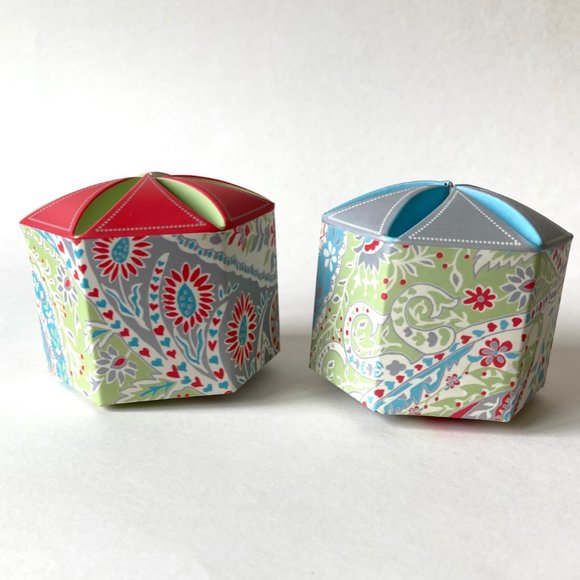 VTG Paisley Hexagonal Pinwheel Top Treat/Candy Boxes w/Name Tag (3 boxes x 4ct ) - Picture 9 of 15
